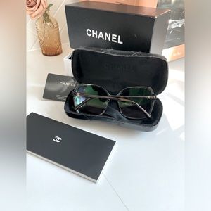 Authentic Acetate CHANEL CC Sunglasses 5204 Vintage Sunglasses Tortoise